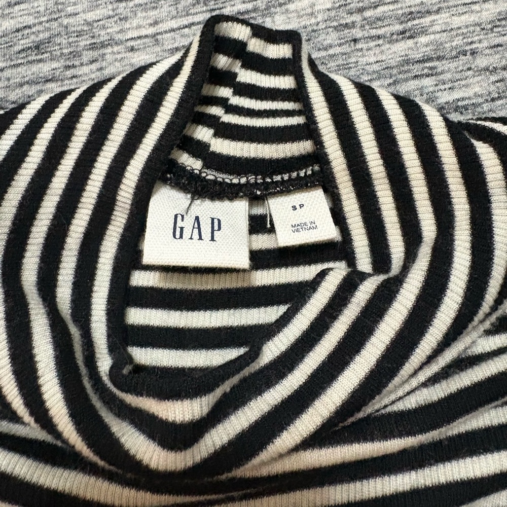 Set of Two Gap Midi Length Dresses Ladies Small - Picture 3 of 7